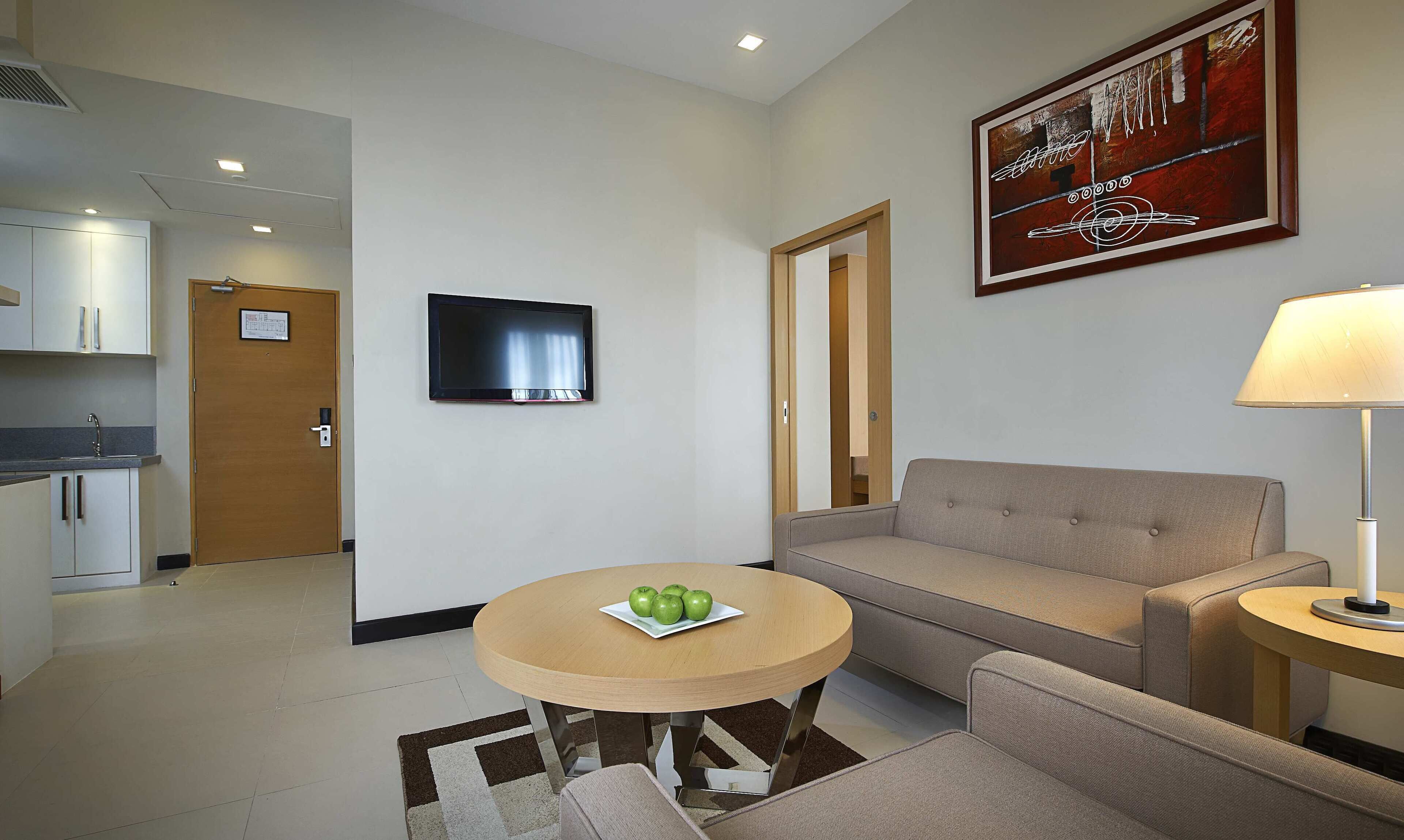 Photo - Berjaya Makati Hotel