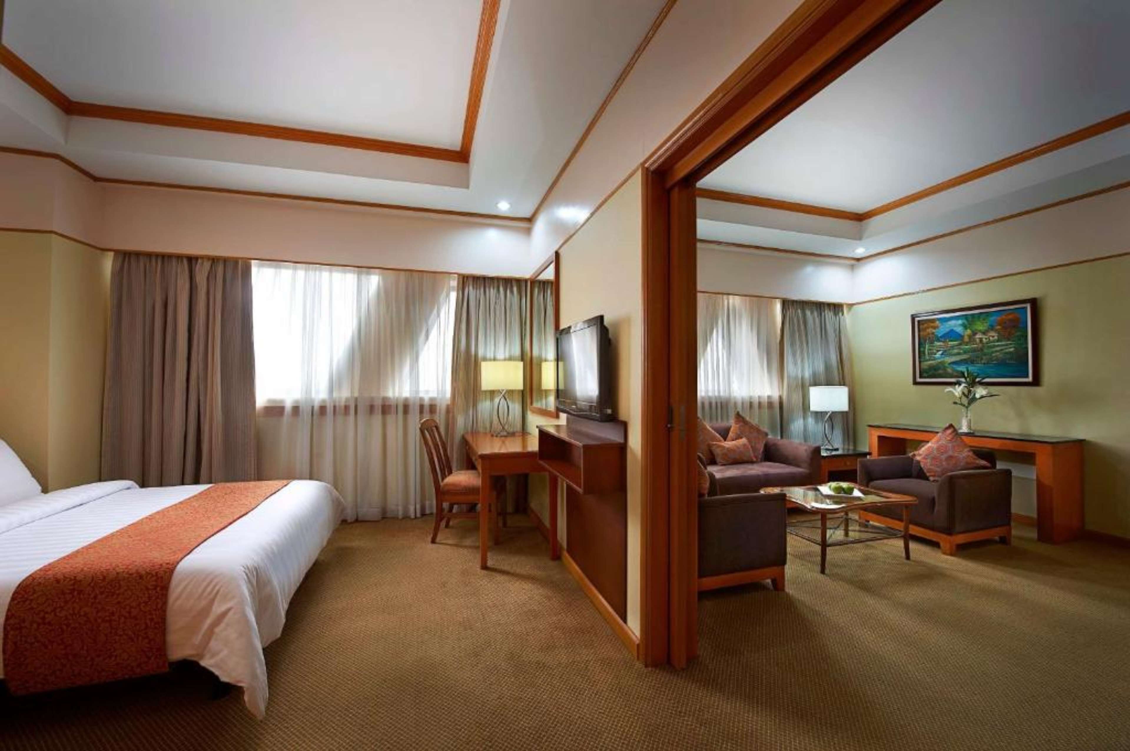 Photo - Berjaya Makati Hotel