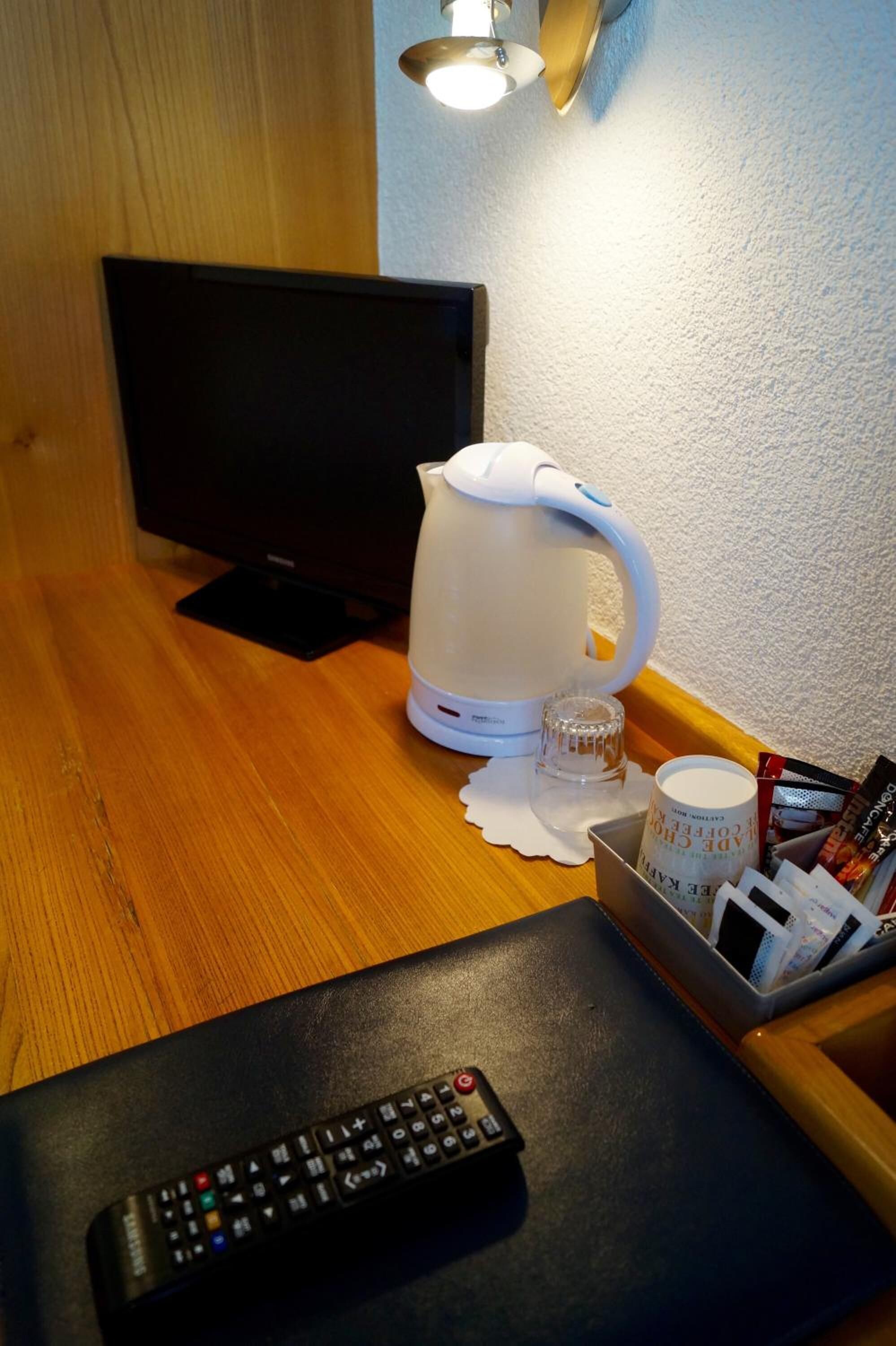 in-room safe, desk, laptop workspace, soundproofing