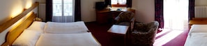 Doppelzimmer, Badewanne | Zimmersafe, Schreibtisch, laptopgeeigneter Arbeitsplatz