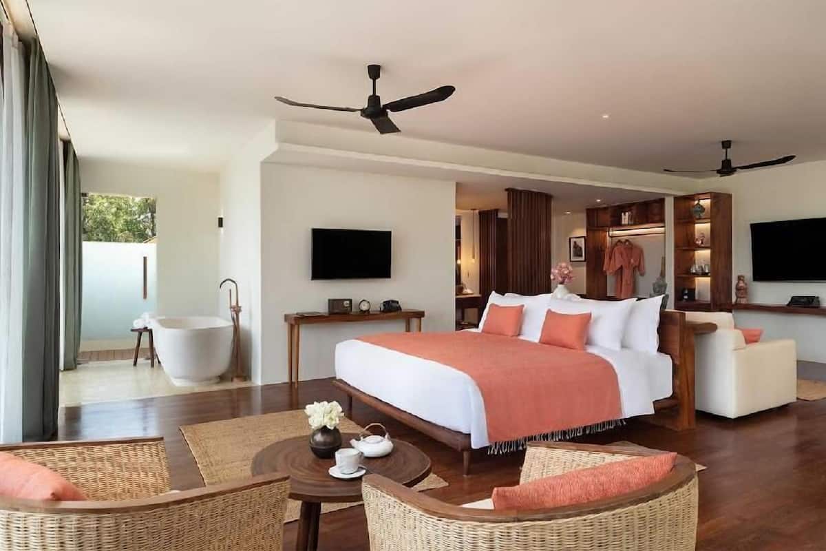 Premium bedding, free minibar, in-room safe, individually decorated