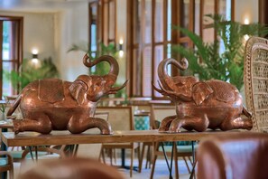 Breakfast, lunch, dinner served; garden views - FCC Angkor by Avani (Siem Reap)