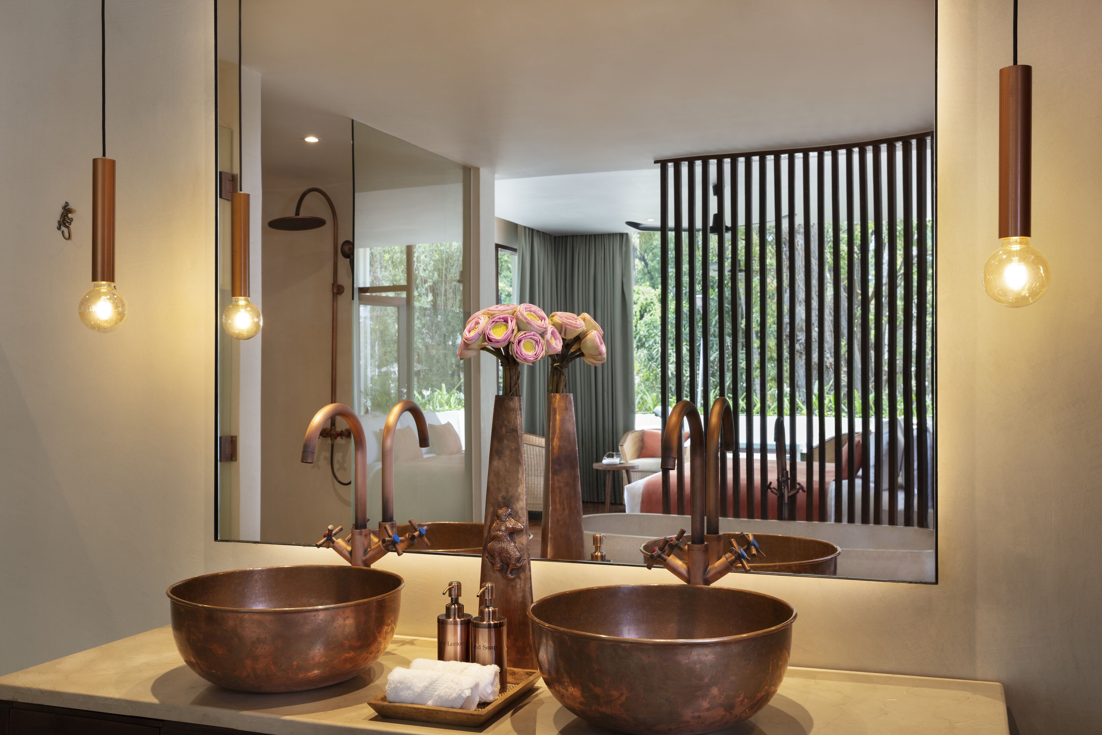 family suite | bathroom | shower, rainfall showerhead, free toiletries, hair dryer