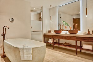 River View Suite | Bathroom | Shower, rainfall showerhead, free toiletries, hair dryer - FCC Angkor by Avani (Siem Reap)
