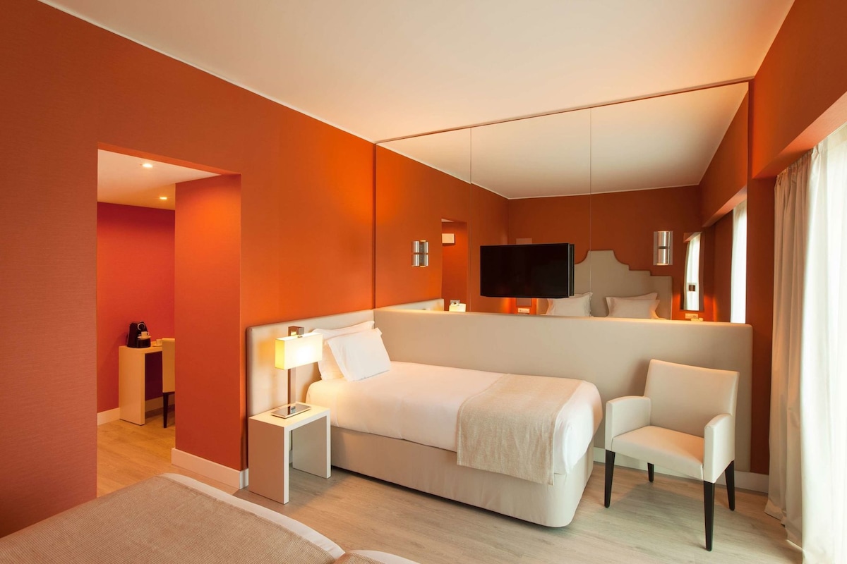 Minibar, in-room safe, desk, blackout drapes