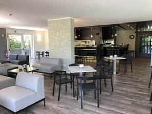 Bar (on property) - Hotel Piccolo Mondo (Nago-Torbole)