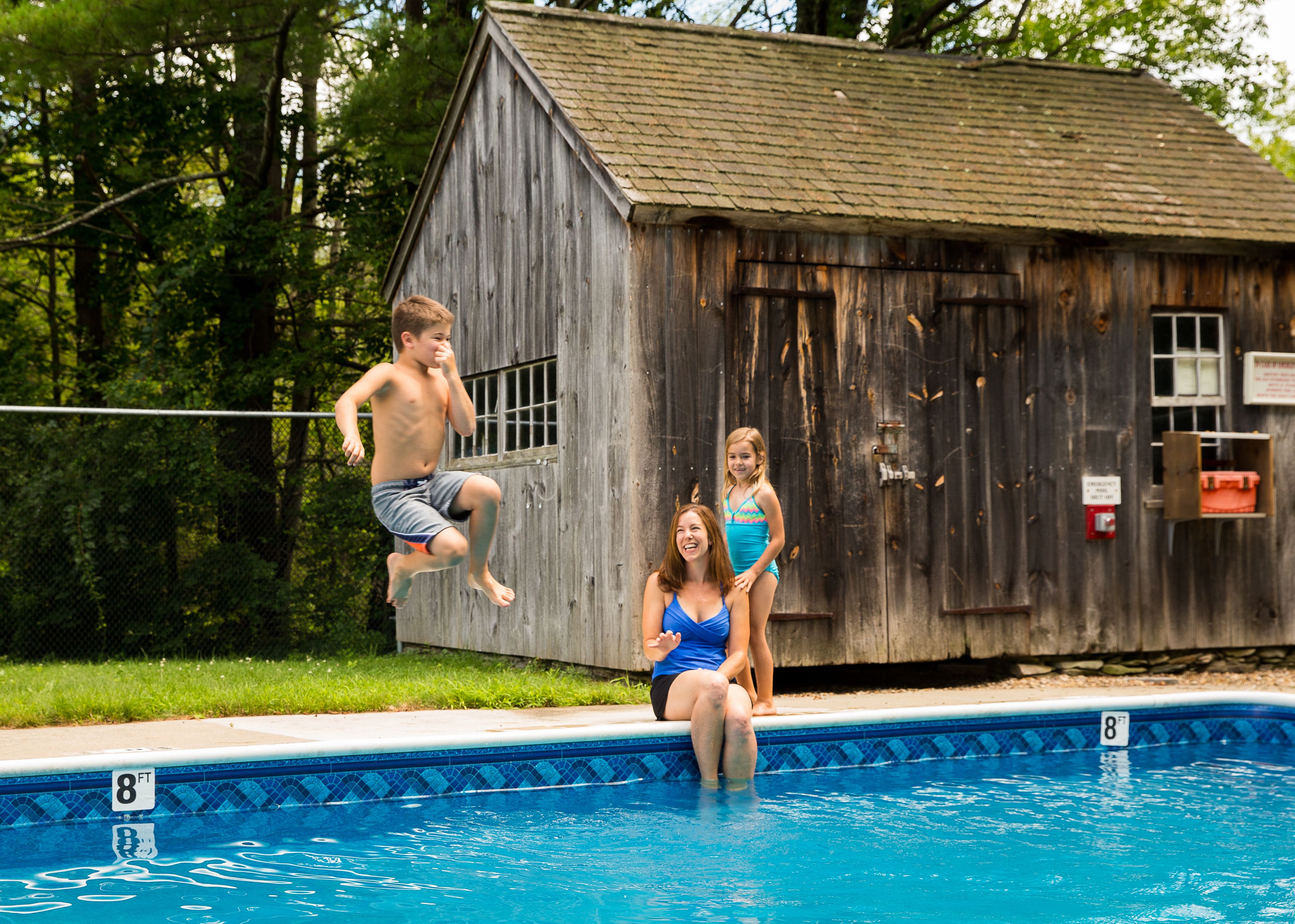 seasonal outdoor pool, pool loungers