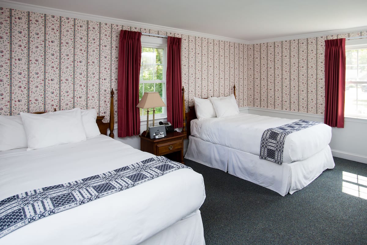 standard double room | in-room safe, individually decorated, blackout curtains