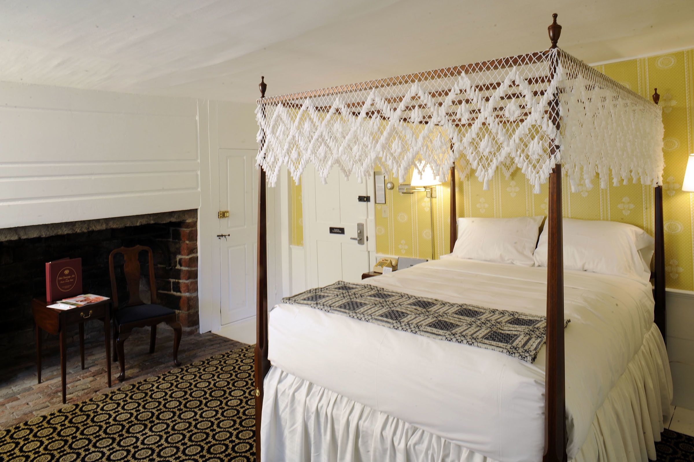 deluxe room | in-room safe, individually decorated, blackout curtains