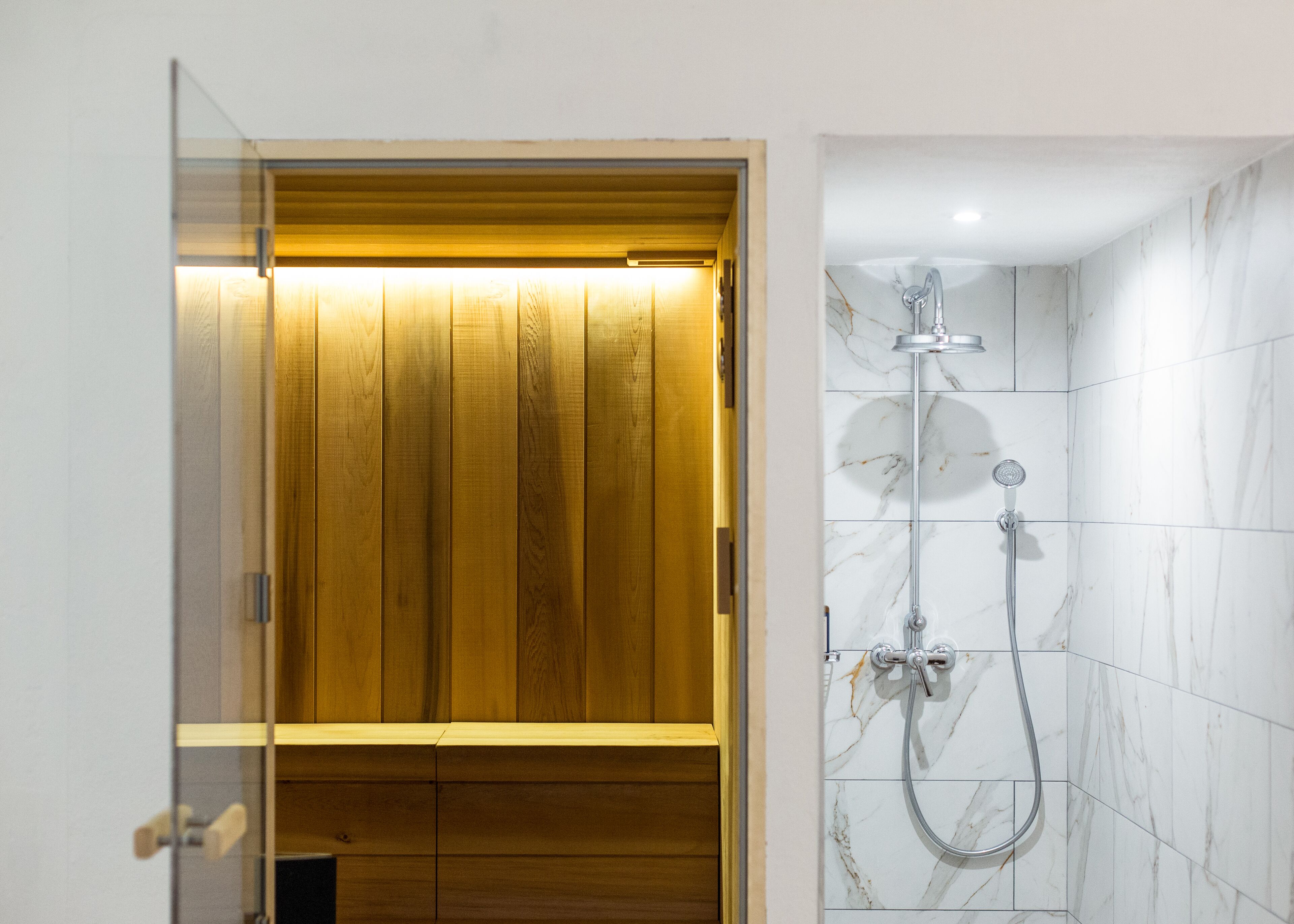 couples treatment room(s), sauna, hot tub, steam room