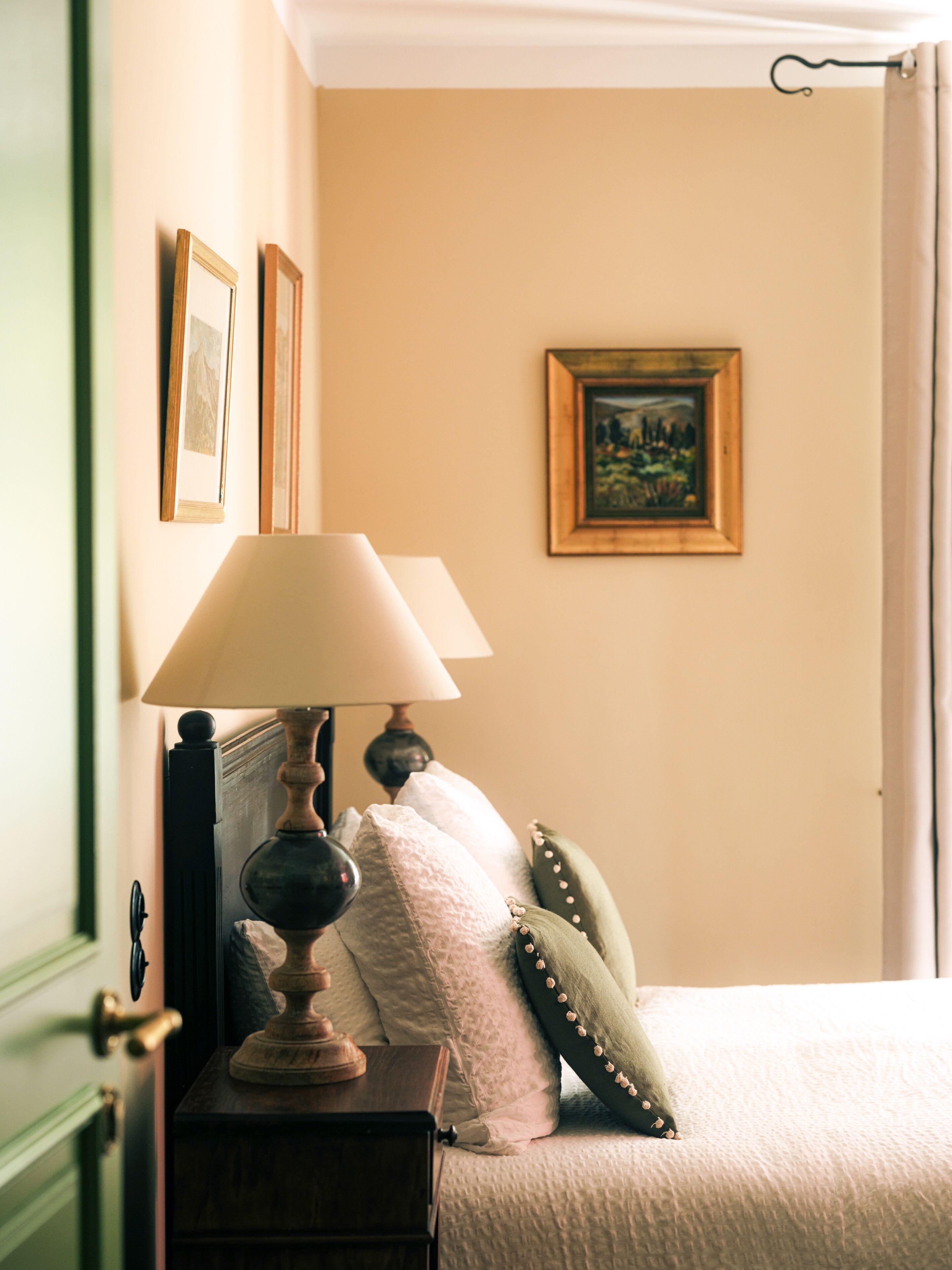 1 bedroom, in-room safe, desk, blackout curtains