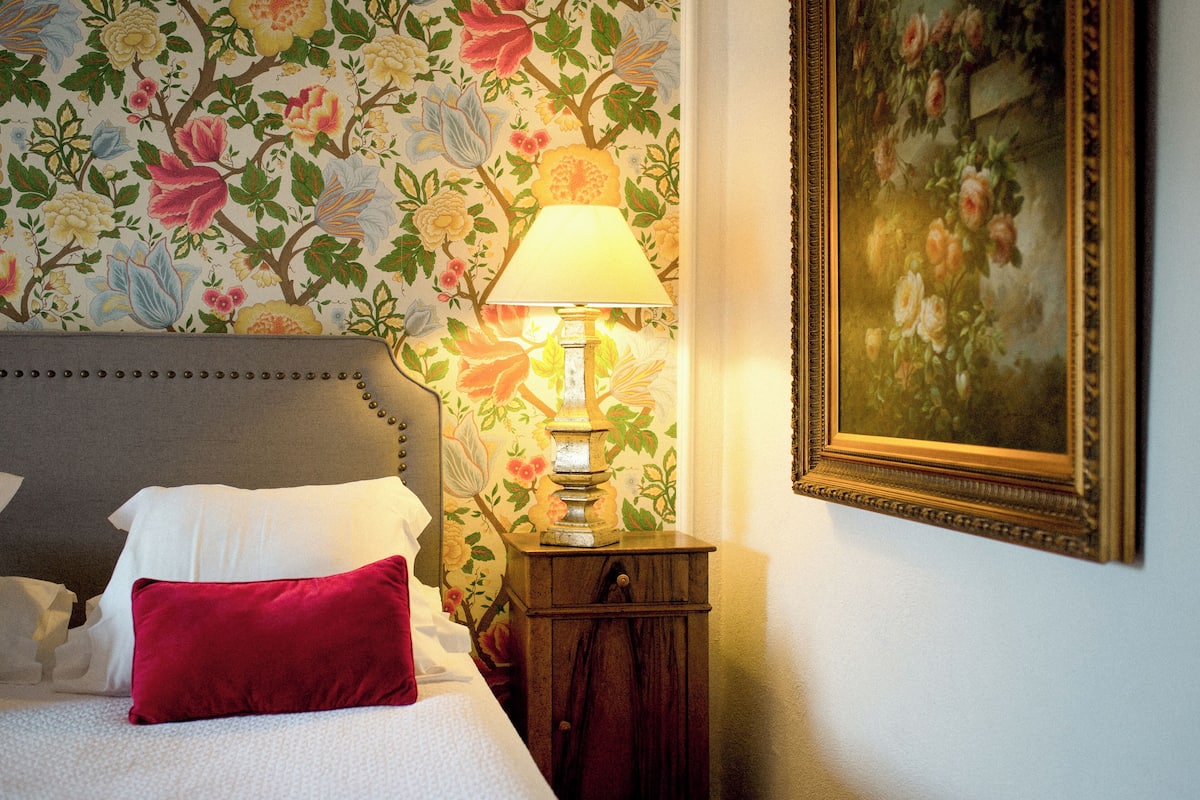 1 bedroom, in-room safe, desk, blackout curtains