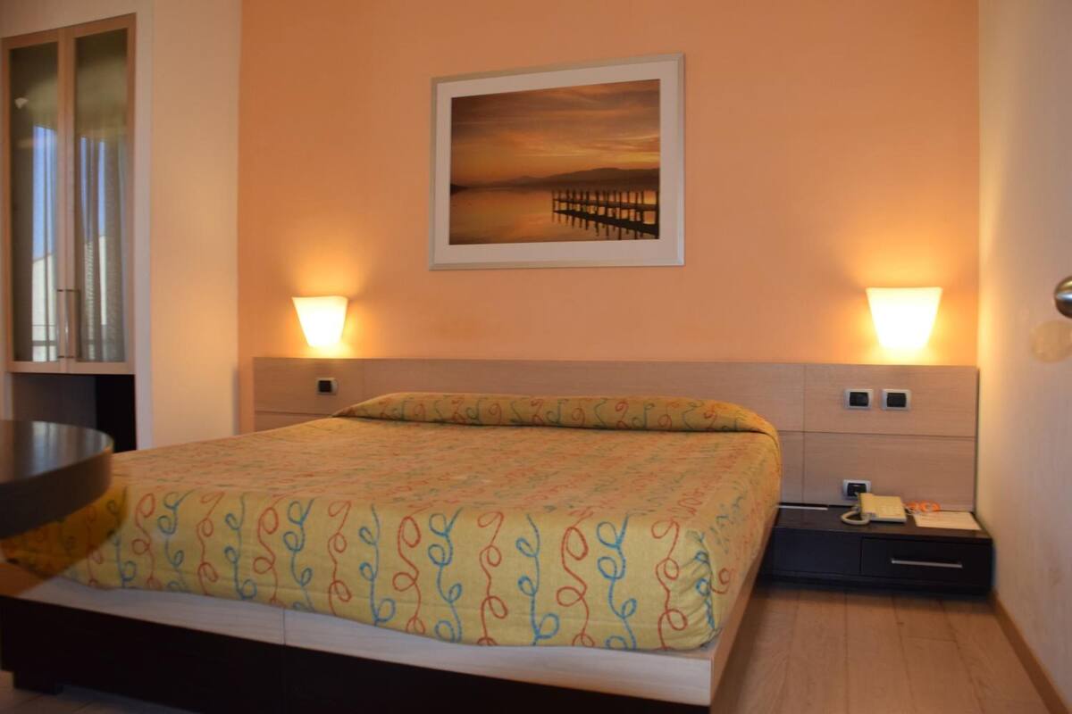 minibar, in-room safe, desk, soundproofing