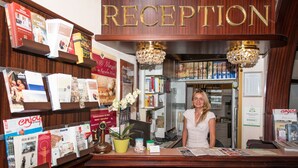 Reception - Pension Neuer Markt (Vienna)