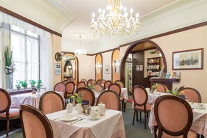 Café da manhã continental grátis todos os dias