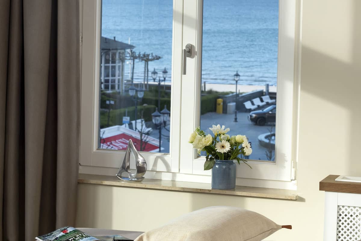 apartment | 1 bedroom, hypo-allergenic bedding, in-room safe, blackout curtains