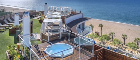 Bain à remous extérieur