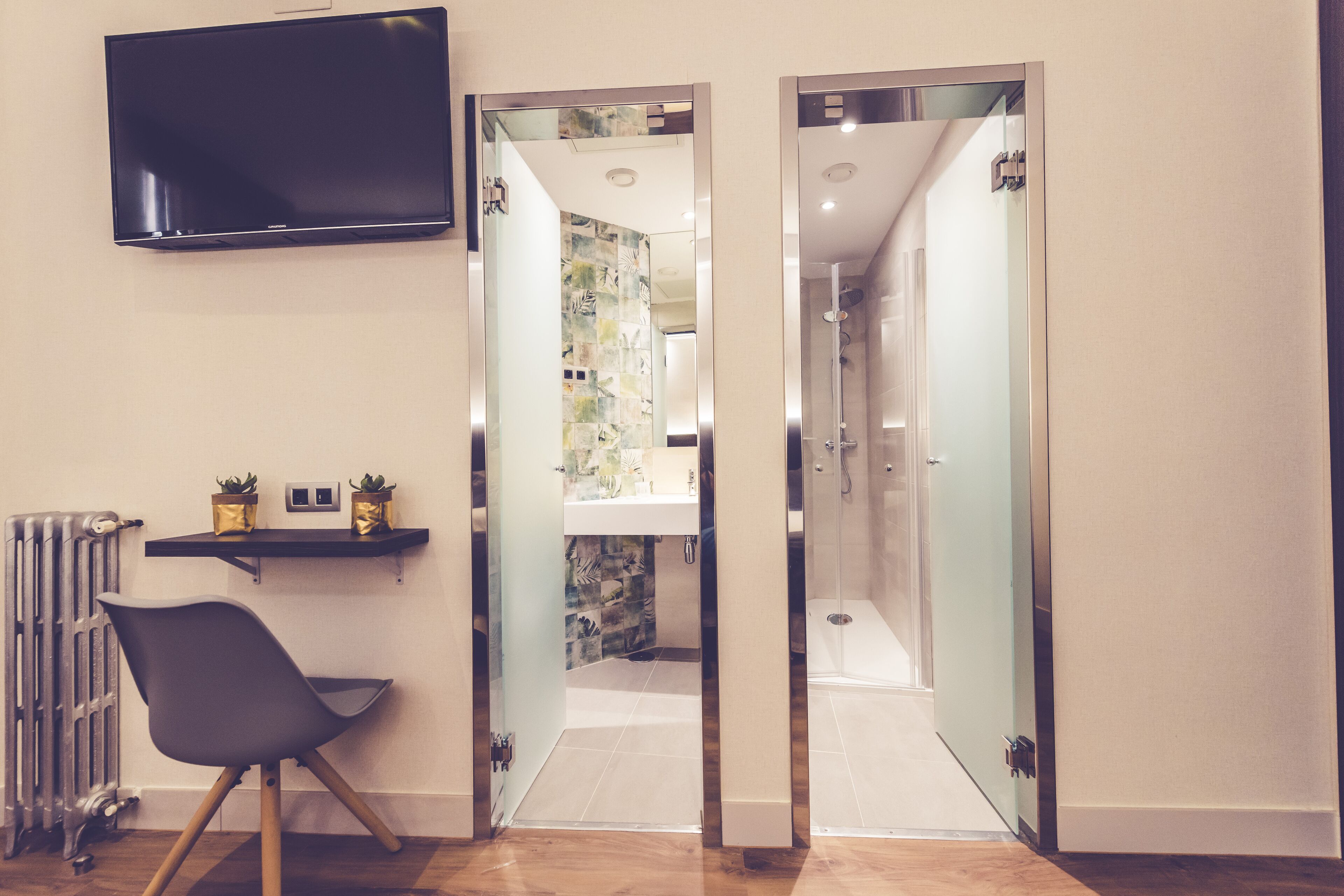 In-room safe, desk, free WiFi, bed sheets