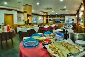 Buffet - Slow Beach Hotel Gran Proa (Poio)