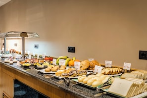 Daily full breakfast (EUR 11 per person)