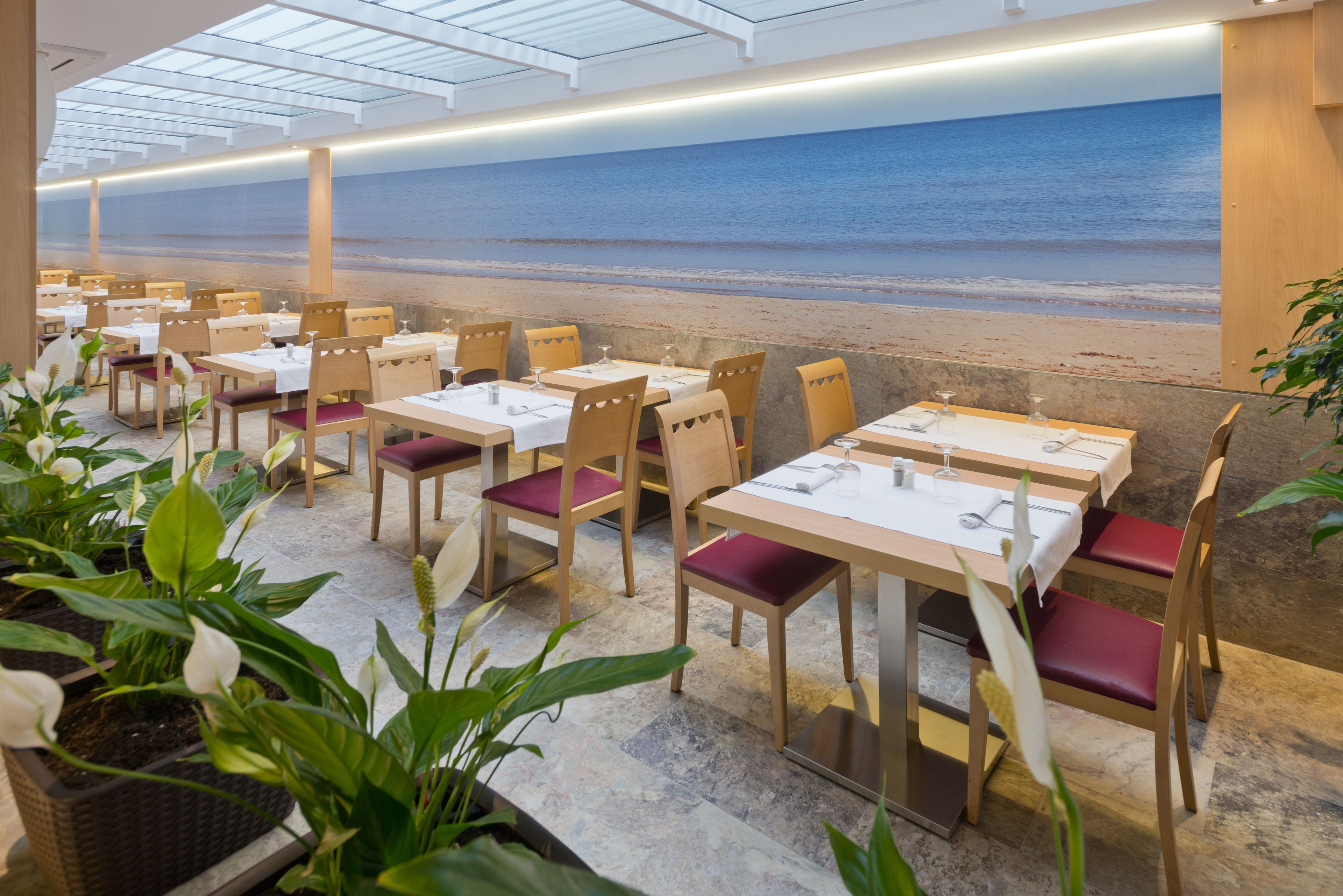 breakfast, lunch and dinner served