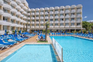 Indoor pool, outdoor pool, open 10:00 AM to 8:00 PM, pool umbrellas - Hotel GHT Oasis Tossa & Spa (Tossa de Mar)