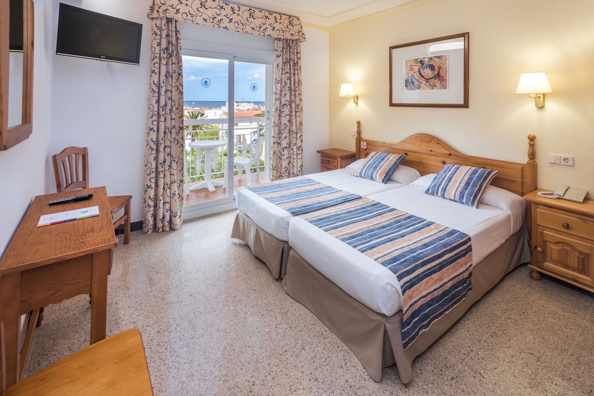 Standard Double or Twin Room, Balcony, Pool View
