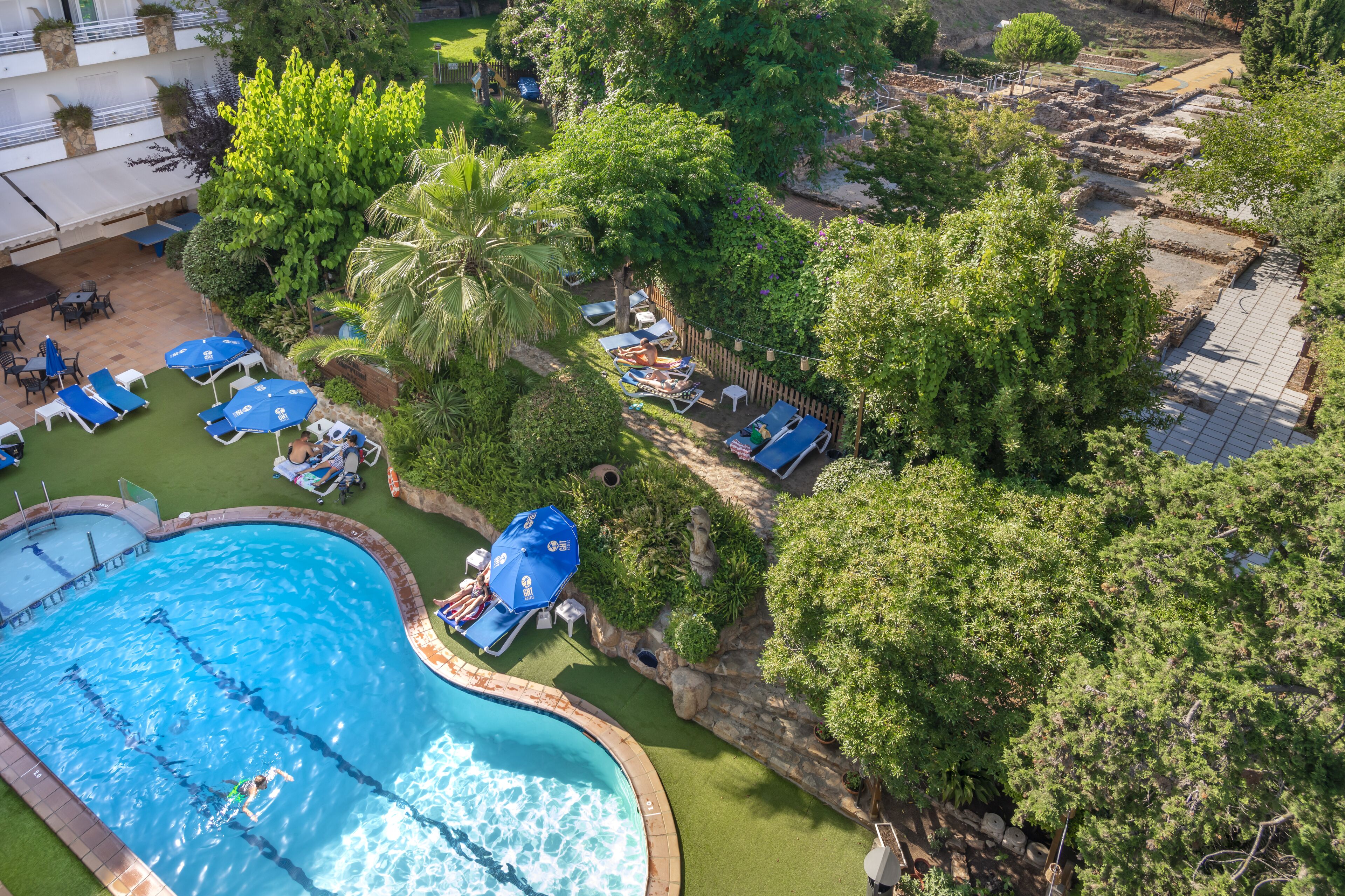 Camera Standard con letto matrimoniale o 2 letti singoli, balcone, vista piscina | Vista dalla camera