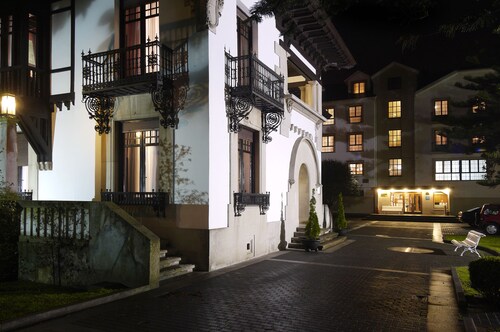 Palacio Arias & Hotel y Apartamentos Arias