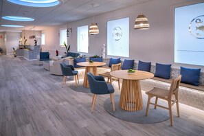 2 barer/lounger, bar i bassenget og bassengbar
