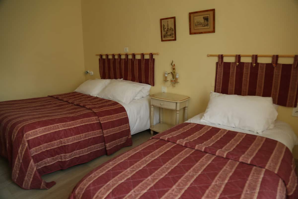 Comfort Triple Room