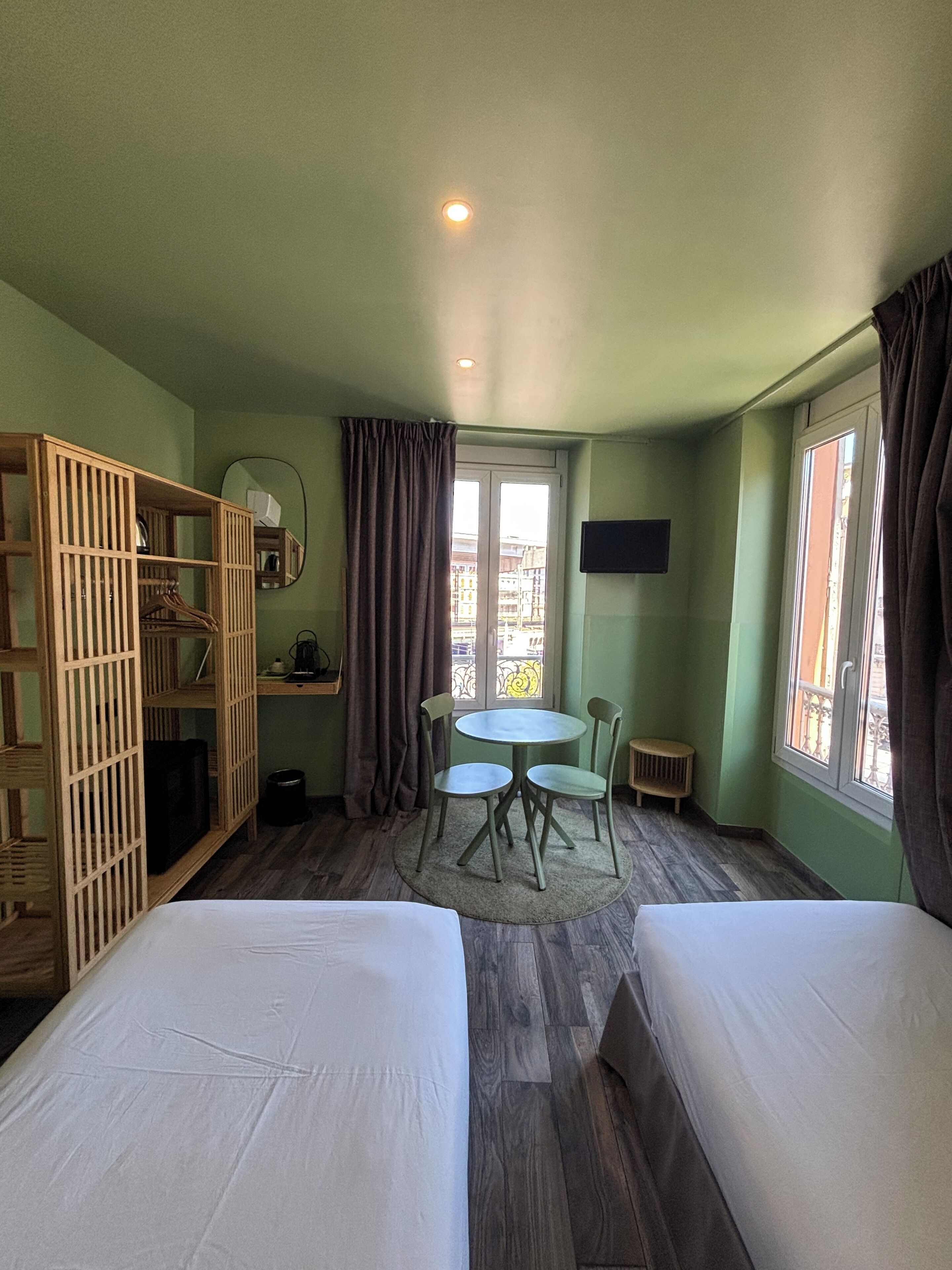 Desk, soundproofing, iron/ironing board, free WiFi