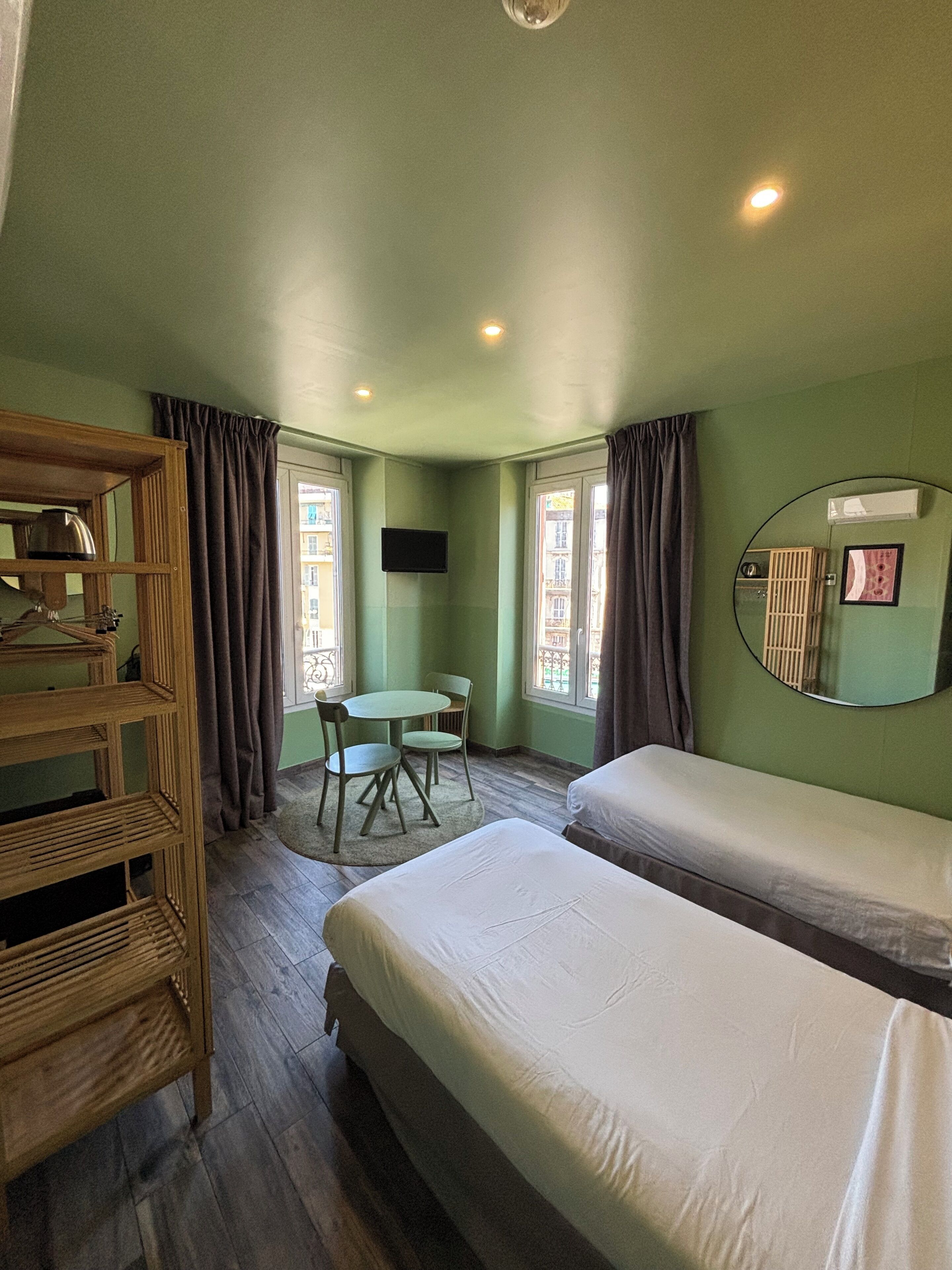 書桌、隔音、熨斗/熨衣板、免費無線上網