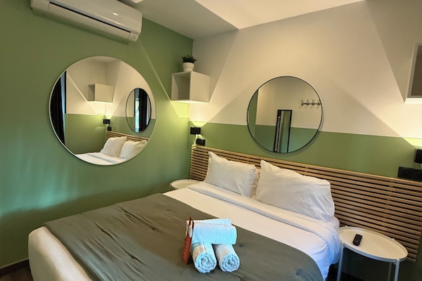 Desk, soundproofing, iron/ironing board, free WiFi