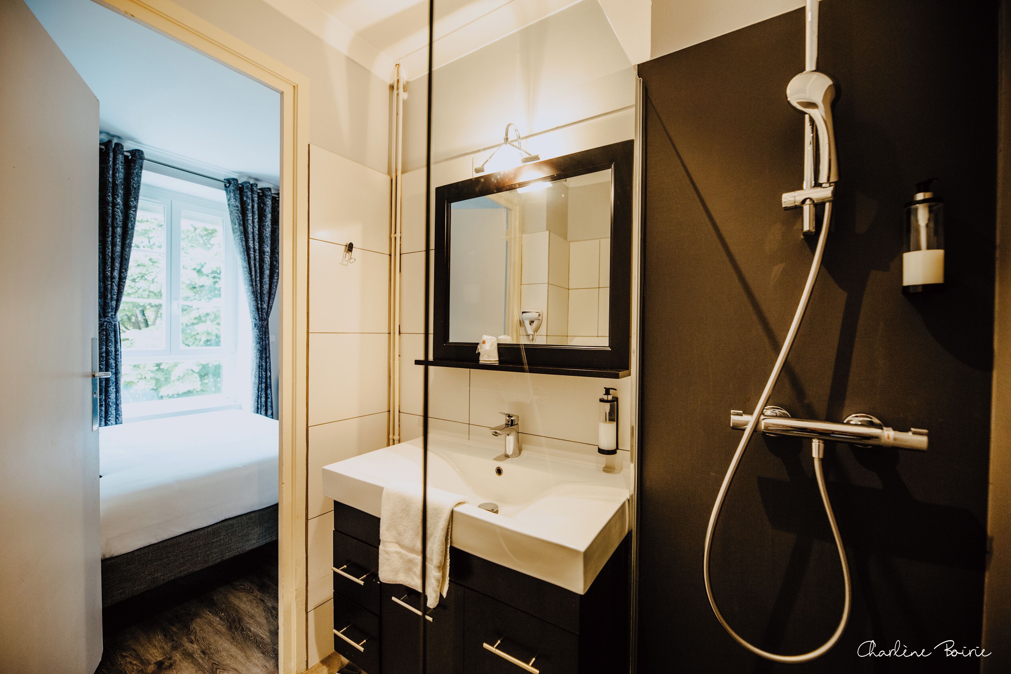 comfort double room | bathroom | bathtub, towels