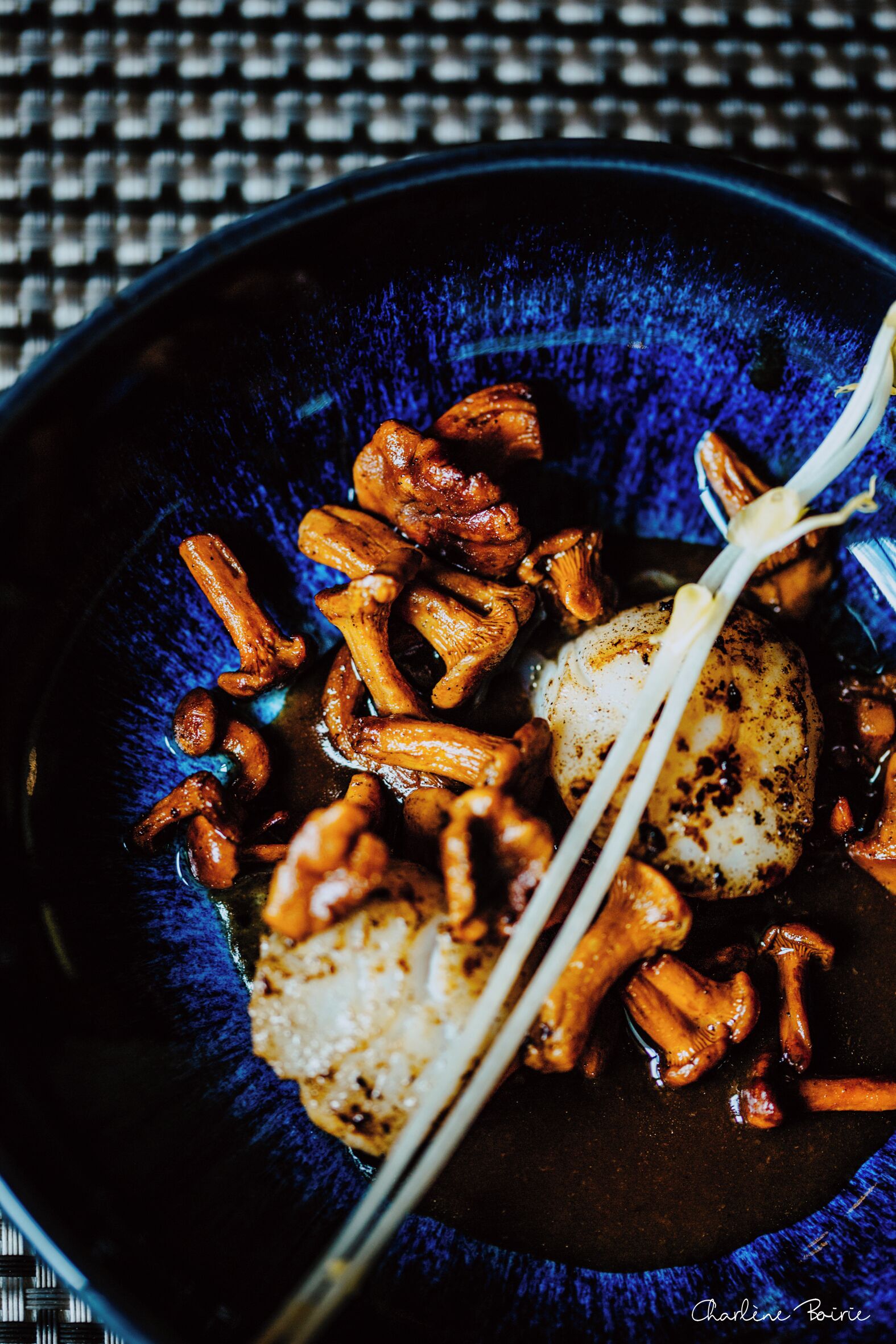 breakfast, lunch and dinner served