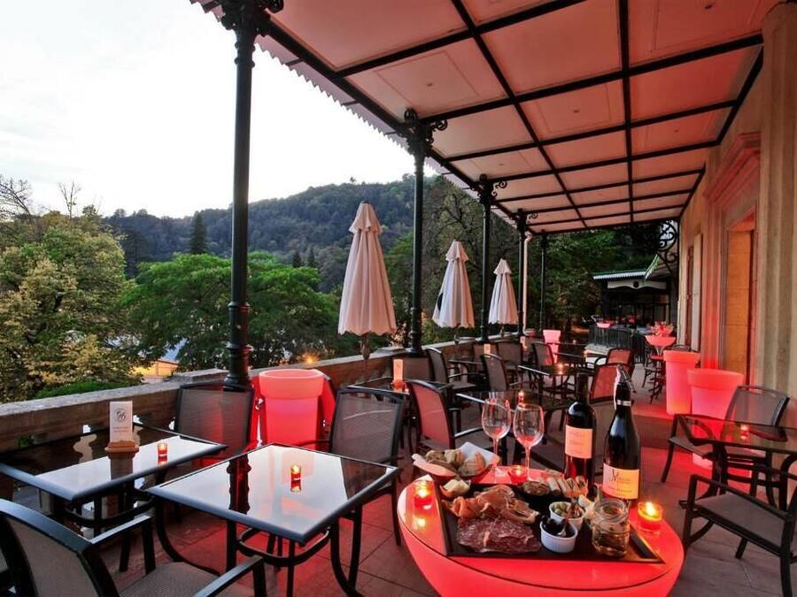 Breakfast, lunch and dinner served