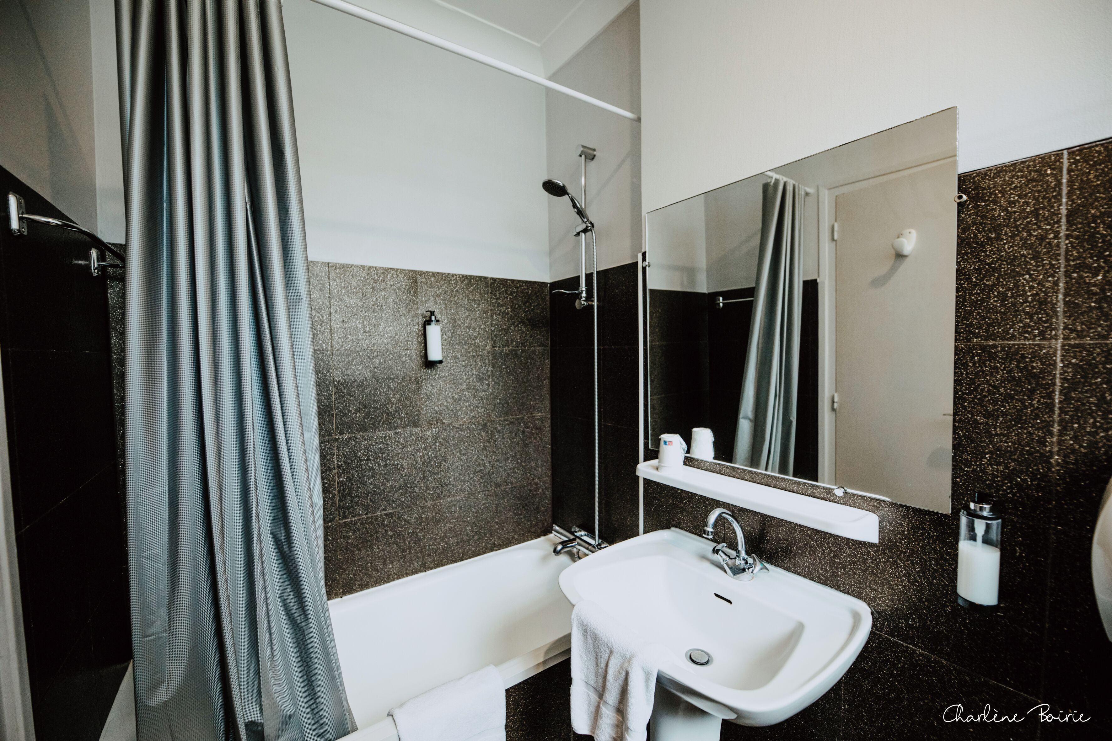 junior suite | bathroom | bathtub, towels