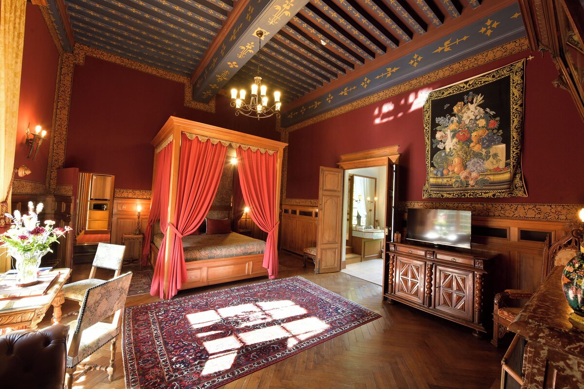 Grand Double Room, 1 King Bed, Garden Area | Pillow-top beds, minibar, in-room safe, blackout curtains