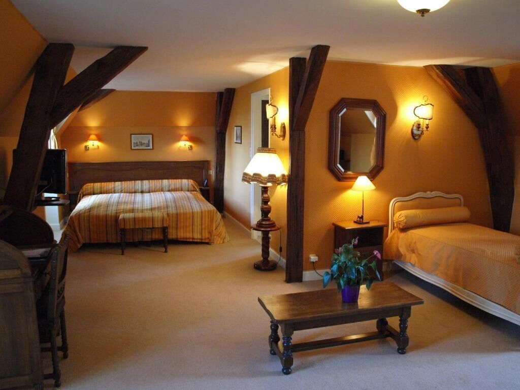 pillow-top beds, minibar, in-room safe, blackout curtains