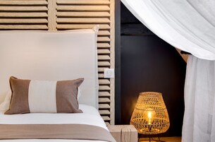 Annexe Maison des Ducs - Studio - 7 Rue Verrerie, 3eme étage, accès escaliers uniquement | Literie de qualité supérieure, coffres-forts dans les chambres