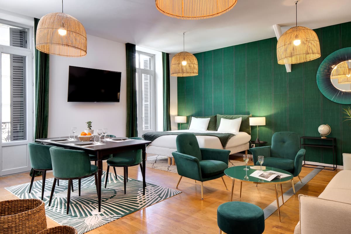 Studio (Romanée Conti) | Premium bedding, in-room safe, laptop workspace, blackout curtains