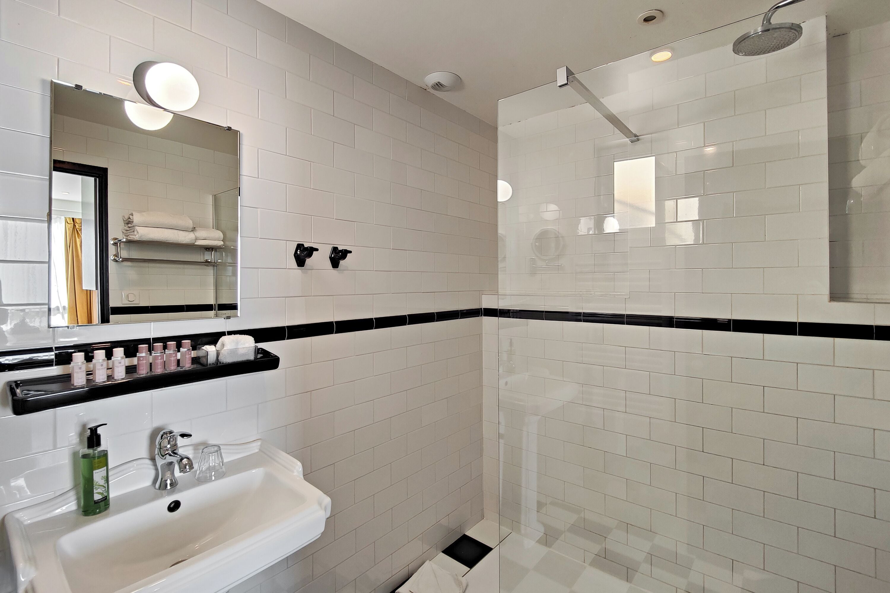 Photo - Hôtel de France, un hôtel AMMI