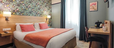 Petite Chambre Double Standard 12m² | Sängtillbehör av högsta kvalitet och värdeförvaringsskåp på rummet