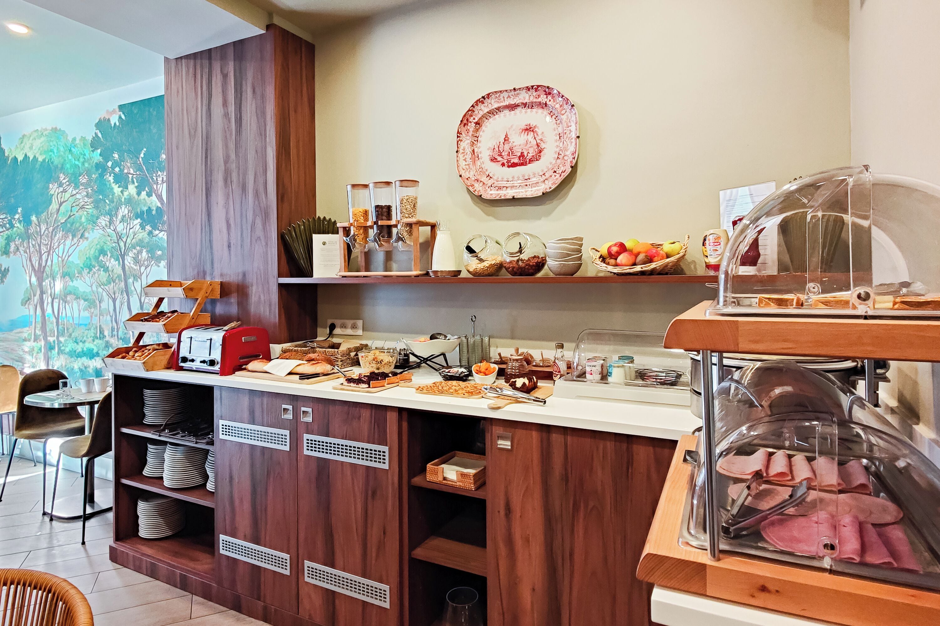 daily buffet breakfast (eur 15 per person)