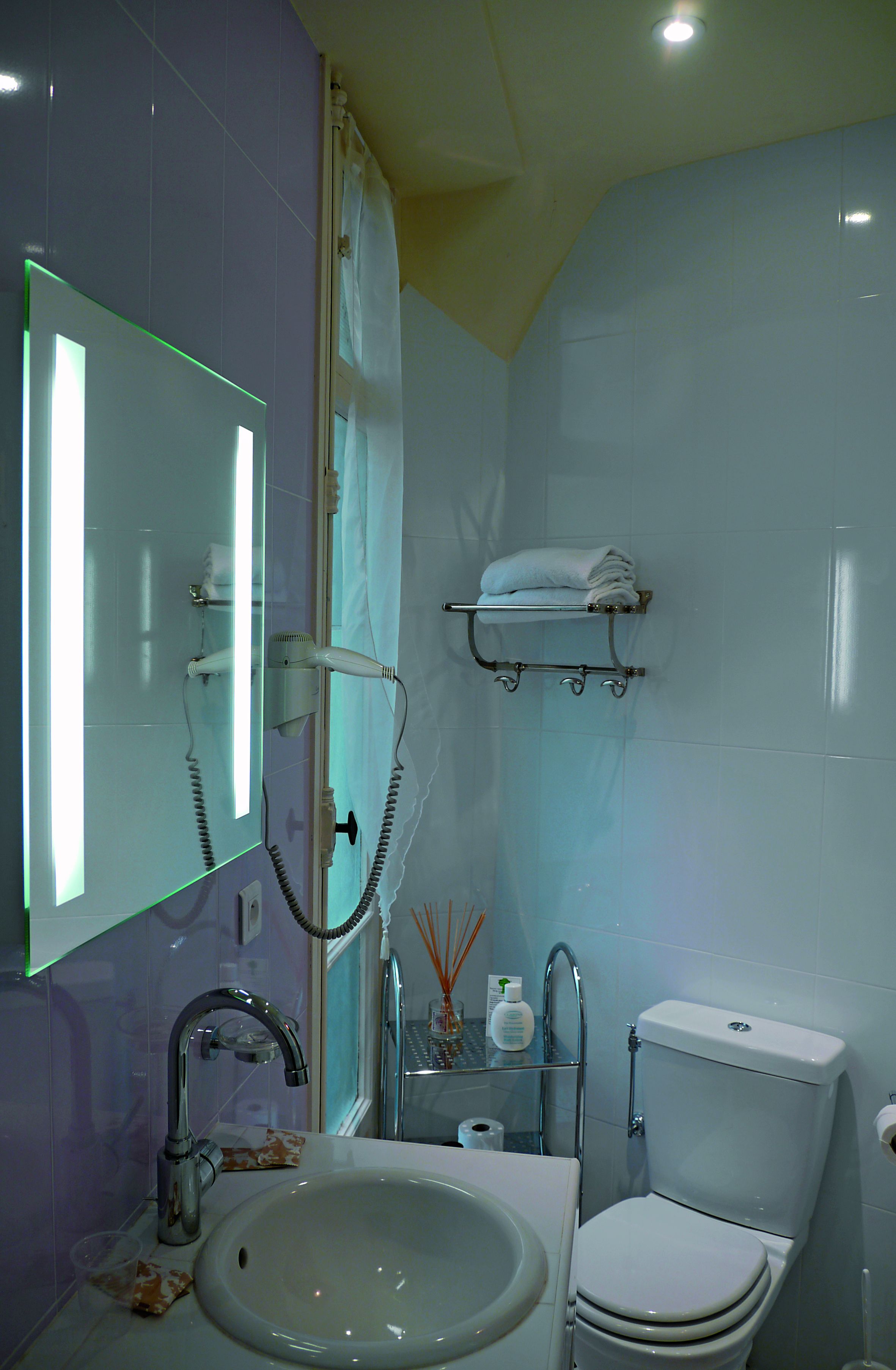 Habitación superior, 1 cama matrimonial | Baño