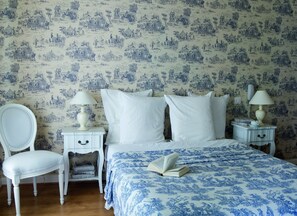 Superior-Zimmer, 1 Doppelbett | Bettwäsche aus ägyptischer Baumwolle, hochwertige Bettwaren, Zimmersafe