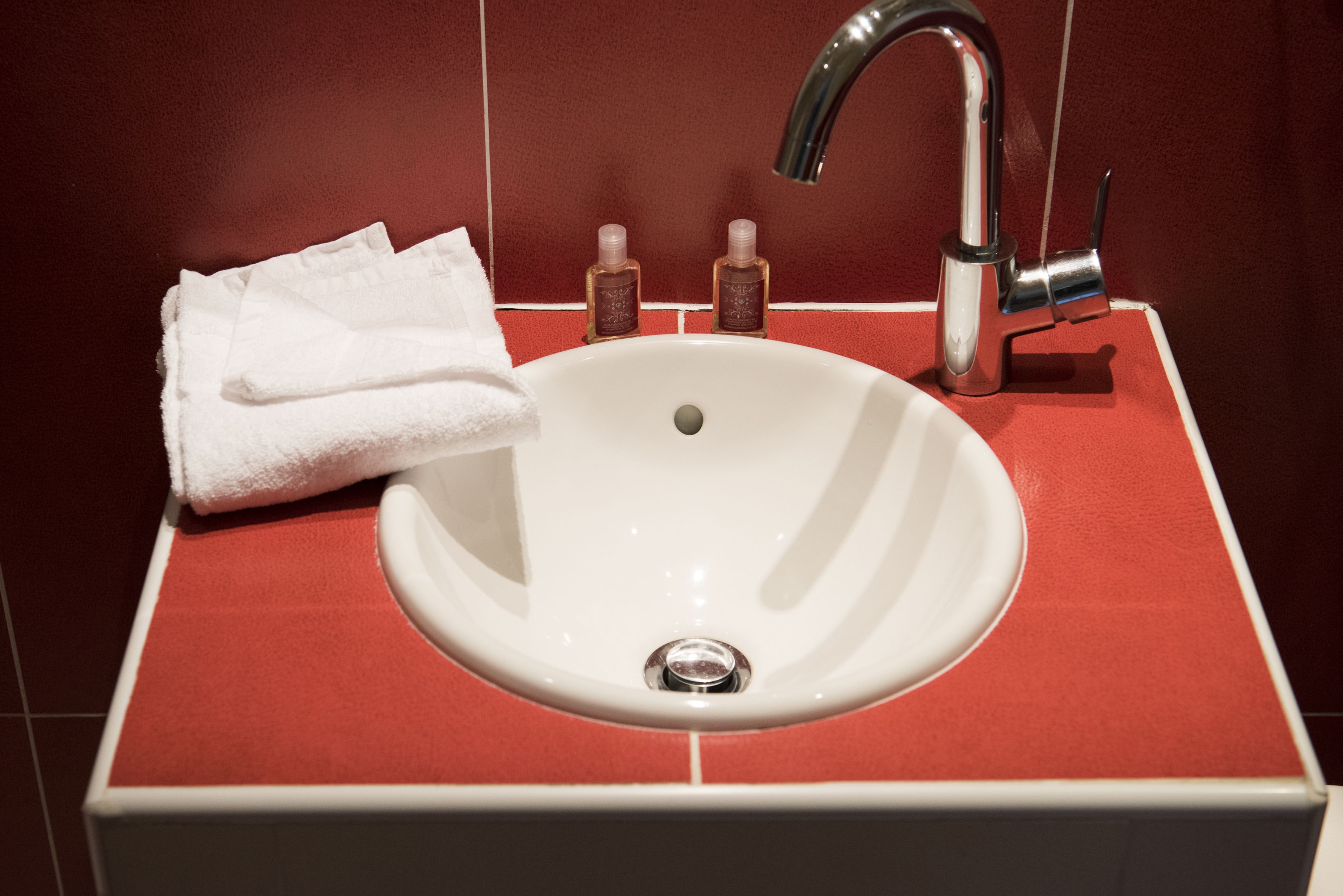 quadruple room | bathroom | shower, free toiletries, hair dryer, towels