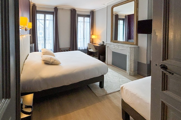 Quarto casal ou duplo premium | Escrivaninha, Wi-Fi de cortesia, roupa de cama