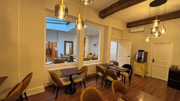 Daily buffet breakfast (EUR 11.90 per person)